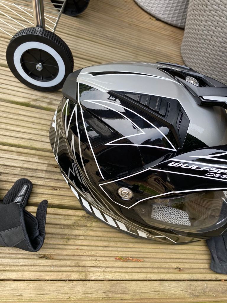 Moto x helmets 1 adult xl 1 small 