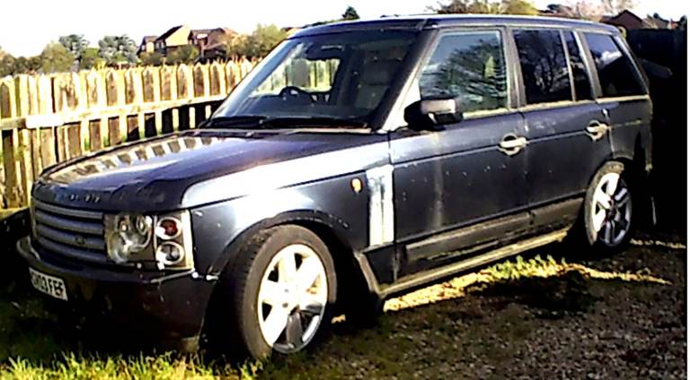 2003 Range Rover TD6 with a Tow bar.