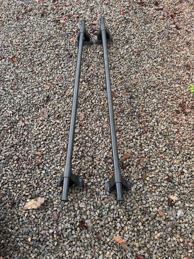 Halfords Roof bars and foot pack to fit Skoda Rapid