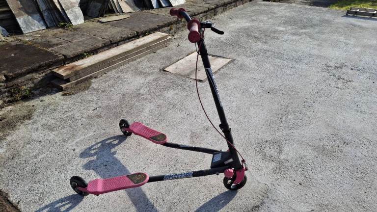 Sporter swing scoote