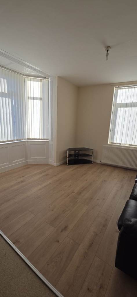 FLAT TO RENT 1-2 BEDROOMS