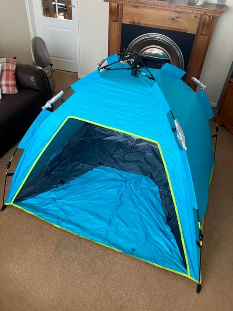 Cflity Pop Up Beach Tent, 1-3 Person Automatic Instant