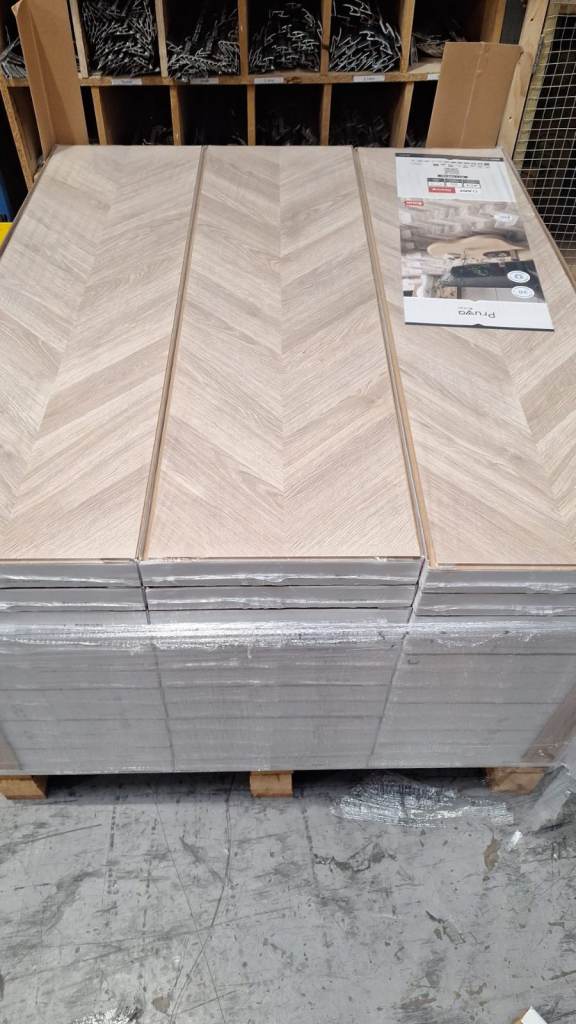 AGT Pruvya Arya Laminate Flooring | FREE COLLECTION
