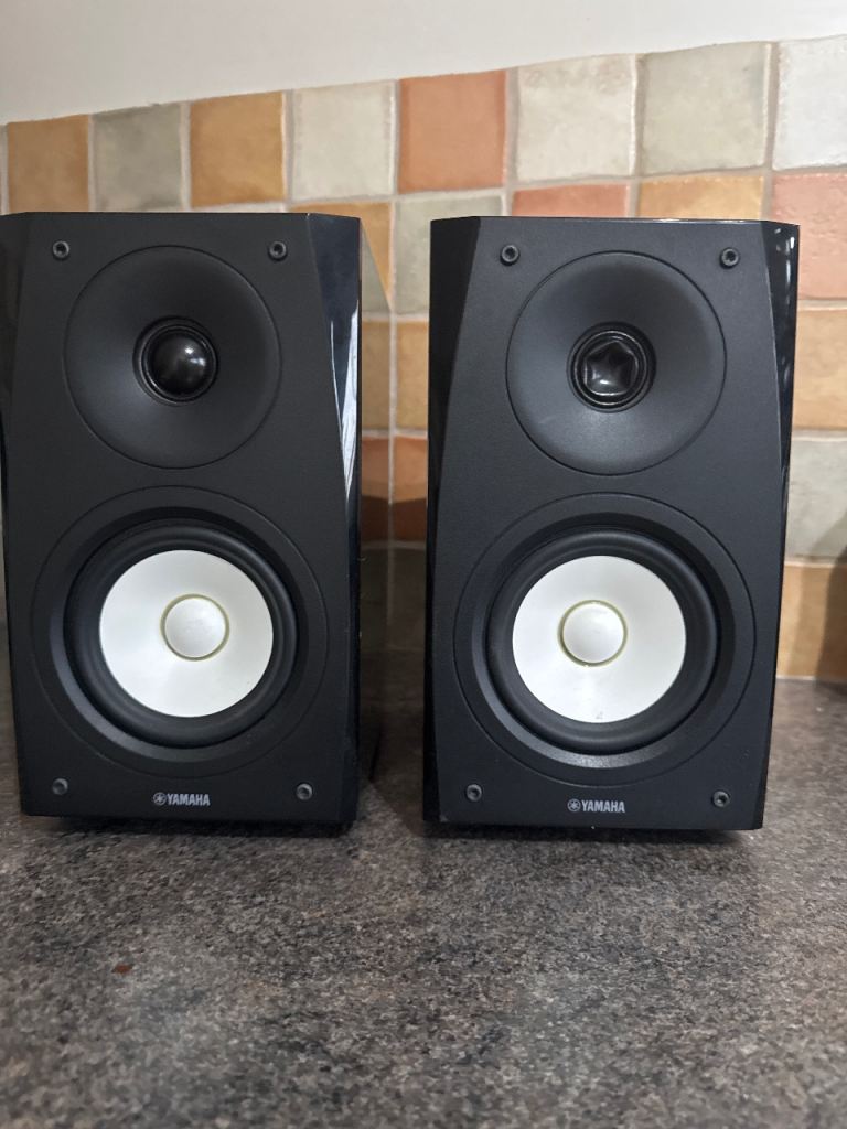 Yamaha bookshelf speaker
