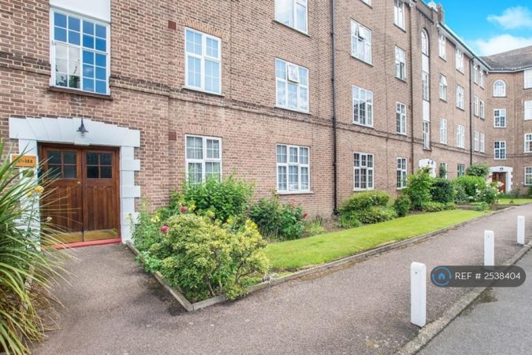 1 bedroom in Birkenhead Avenue, Kingston, KT2 (#2538404)