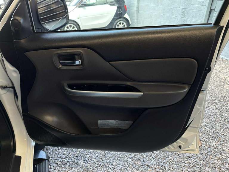 MITSUBISHI L200 2.4 DI-D DC Challenger White Auto Diesel 2020+NO VAT+1 OWNER!