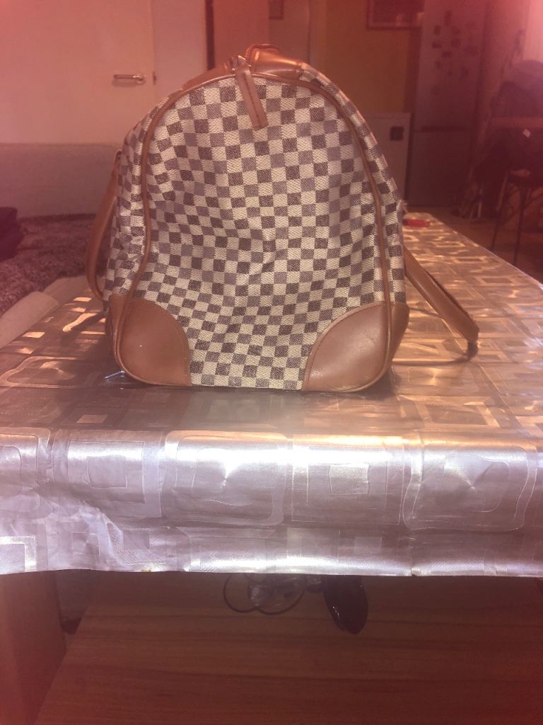 Stylish Checkered Pattern Travel Bag / Holdall