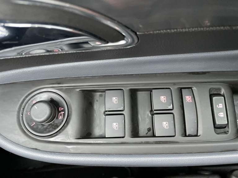 2016 Vauxhall Mokka 1.6i SE 5dr HATCHBACK PETROL Manual