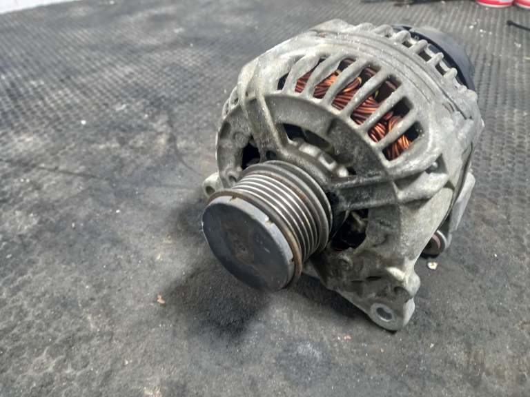 Volkswagen Golf Alternator 1998-2004 2.8l Bde 038903018bx