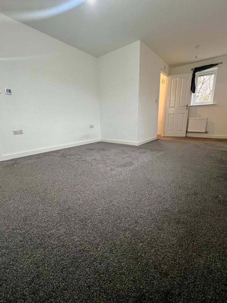 Spacious and Cosy 4 Bed House for Rent – Cv6 4PP