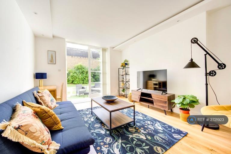 1 bedroom flat in Little Venice, London, W9 (1 bed) (#2721923)