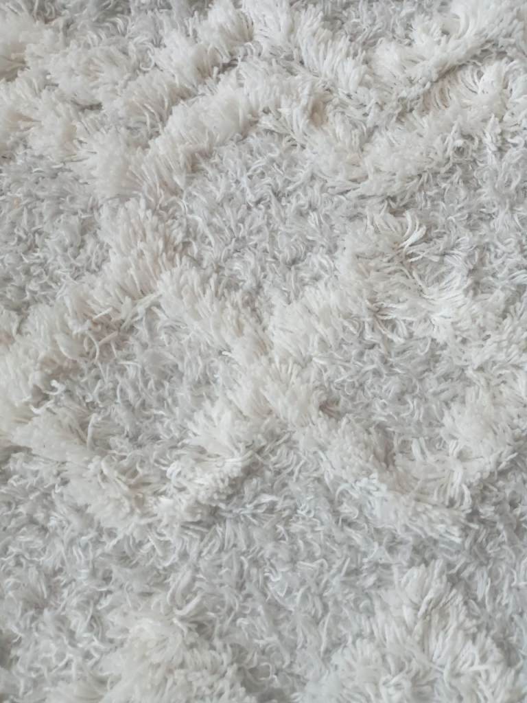 LOVELY LARGE WHITE/GREY RUG 