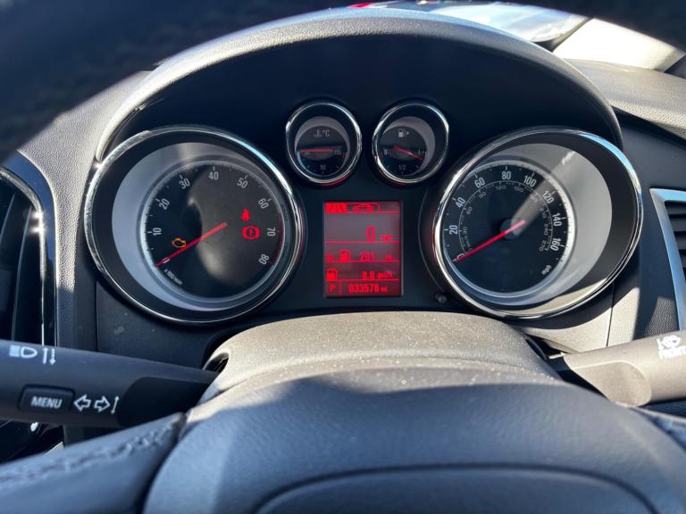 2015 Vauxhall Astra 1.6i 16V Elite 5dr Auto HATCHBACK PETROL Automatic