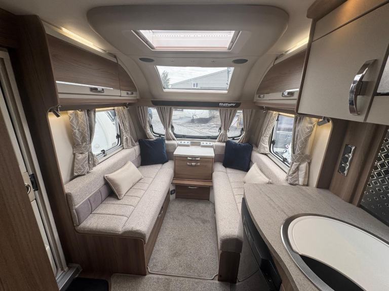 Swift Fairway Platinum 560 / 4 2021