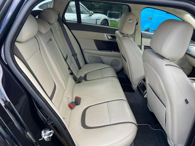 2014 Jaguar XF 2.2d Portfolio Sportbrake Auto Euro 5 (s/s) 5dr ESTATE Diesel Automatic
