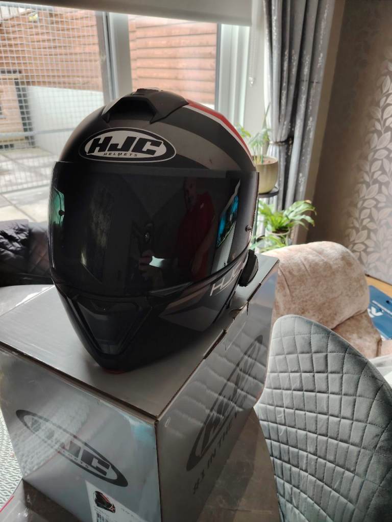 HJC I90 motorbike helmet