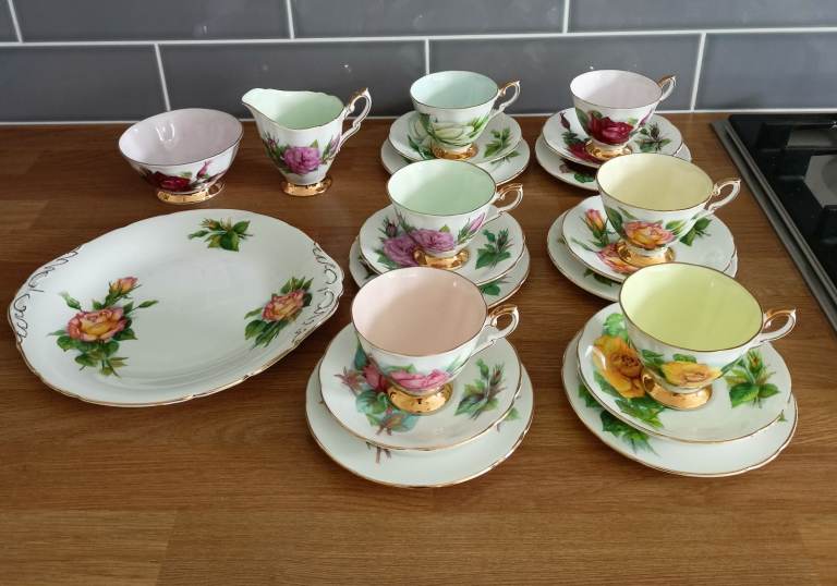 Paragon Harry Wheatcroft World Famous Roses Tea Set 
