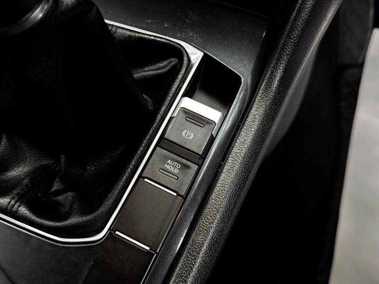 2016 Volkswagen Tiguan 2.0 TDi 150 SE Nav 5dr ESTATE DIESEL Manual