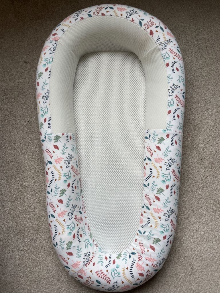 Baby Pod / Nest – Multicoloured Leaf Pattern, As Good As New