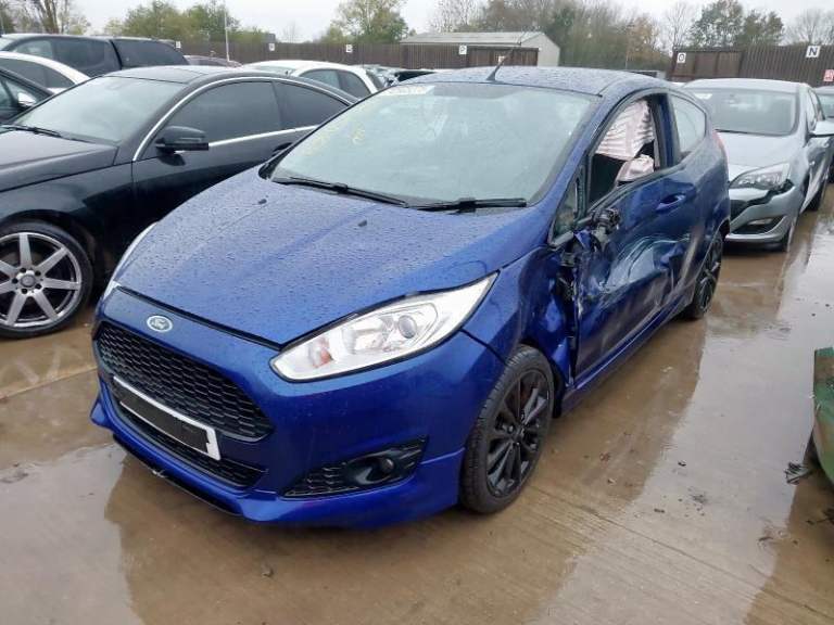 Breaking FORD FIESTA 1.0 PETROL 2015 STOCK NUMBER VY73