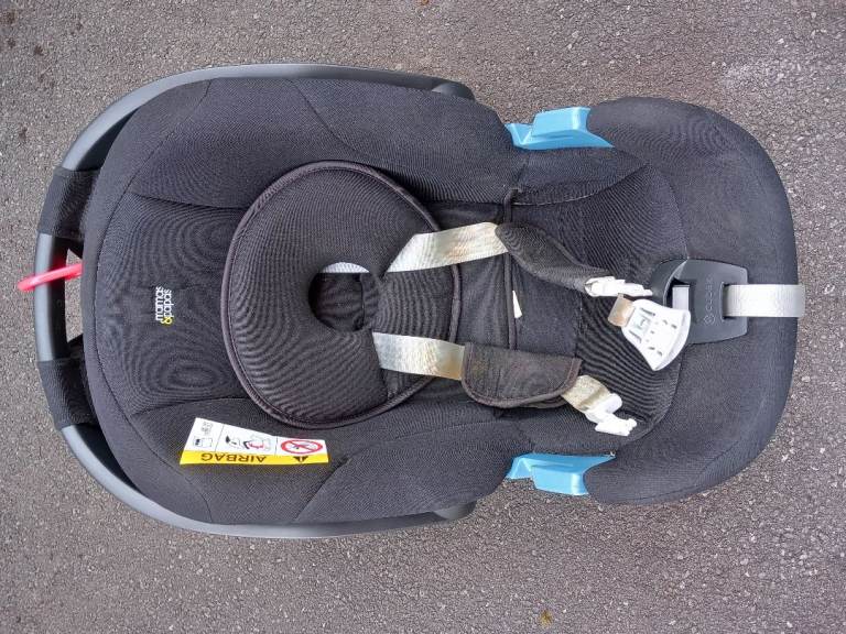 Maxi-Cosi baby car seat 