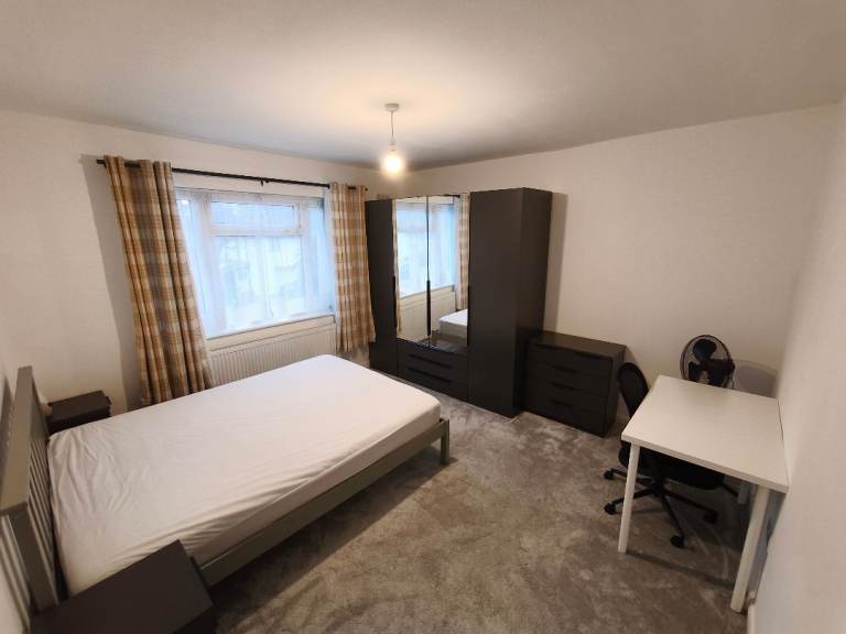 Bright, Modern Double Room | Bills Included