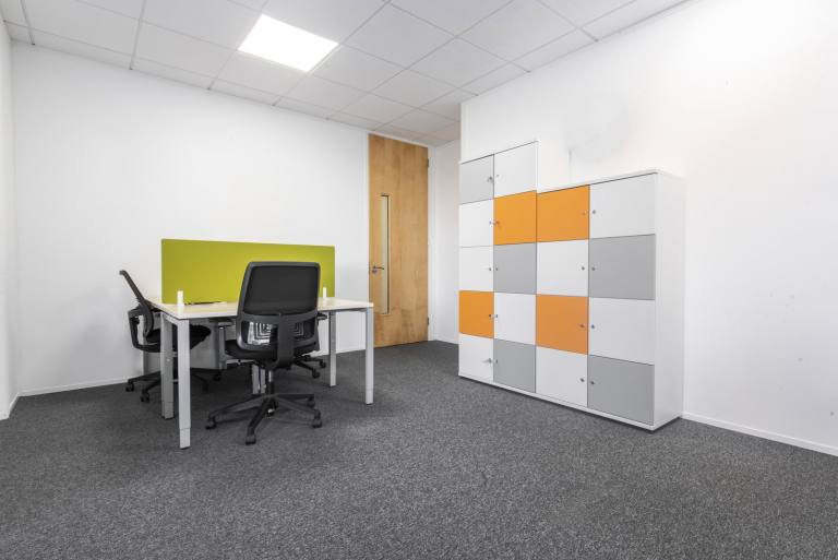 Portsmouth - PO6 3EZ \ Hot Desk in a Ready-to-Use Coworking Space