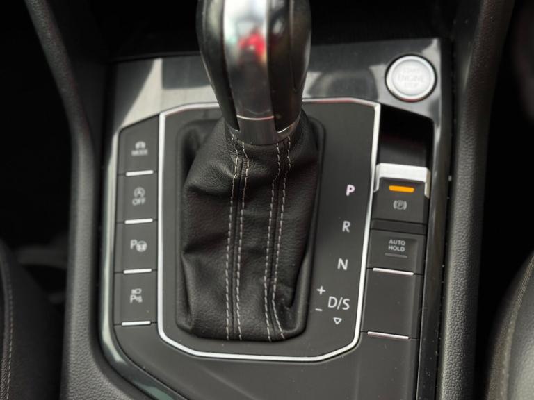 2019 Volkswagen Tiguan 1.5 TSI EVO R-Line DSG Euro 6 (s/s) 5dr ESTATE Petrol Automatic