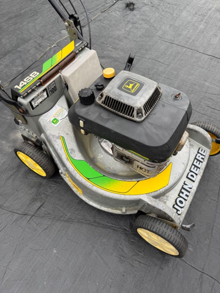 John Deere rotary lawn mower self propelled 14SB Aluminium Deck Kawasaki Engine 