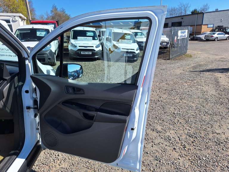 FORD TRANSIT CONNECT 1.5 220 EcoBlue White Manual Diesel 2019