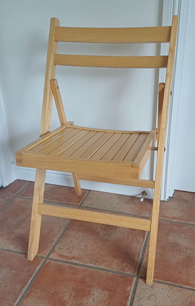 Heavy Duty Folding Pine Chair