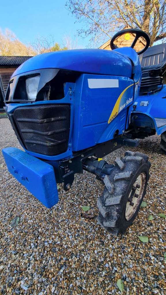 New Holland Tz24d compact tractor 4wd 2014 for mower etc..