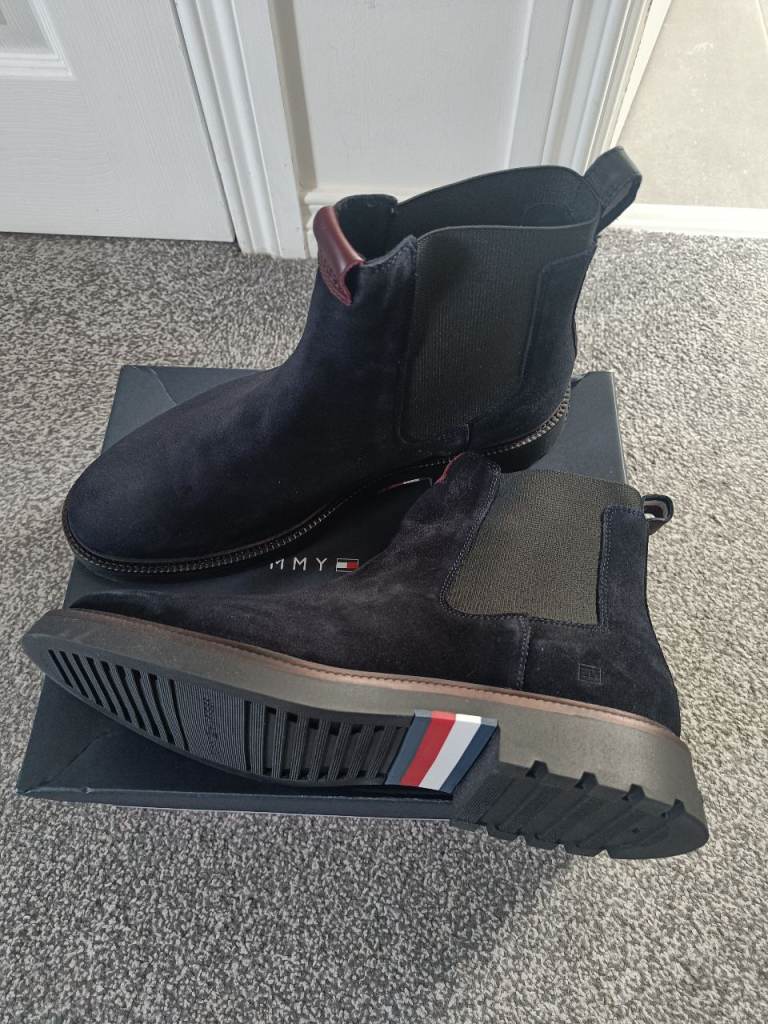 Tommy Hilfiger Chelsea Boots – Black Suede, As Good As New