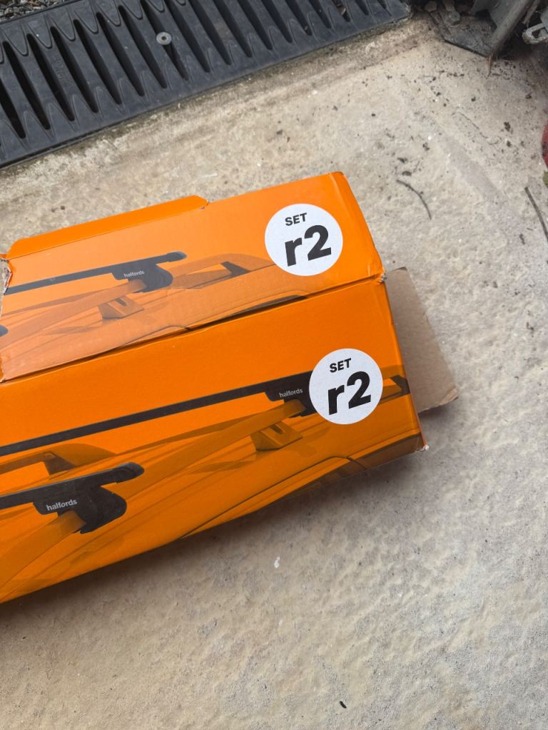 Halfords R2 roof bars 