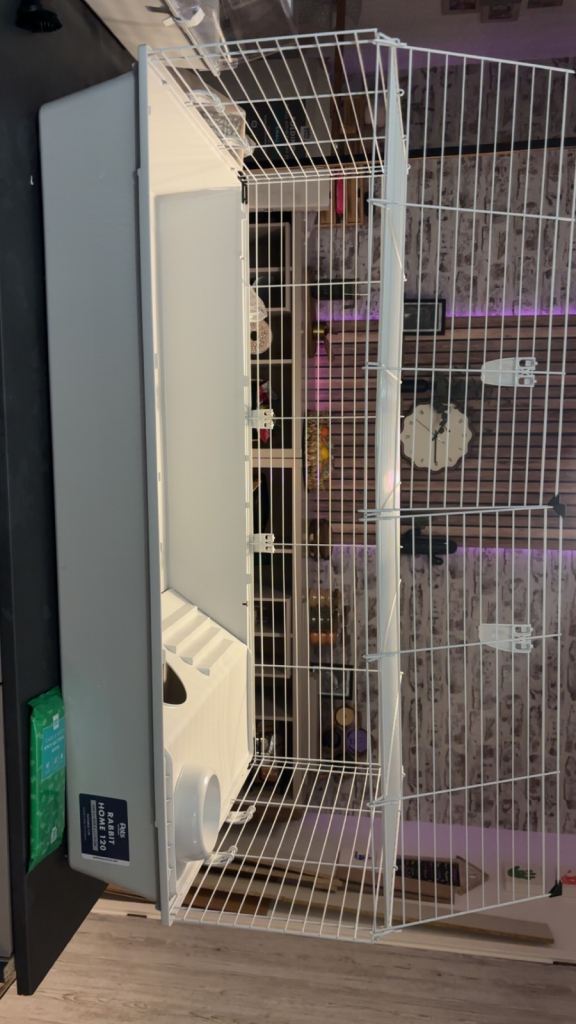 COLLECTION ONLY NO RABBIT INCLUDED- rabbit home 120 