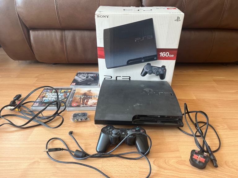 PlayStation 3 console 160GB, cables, controller + 3 games