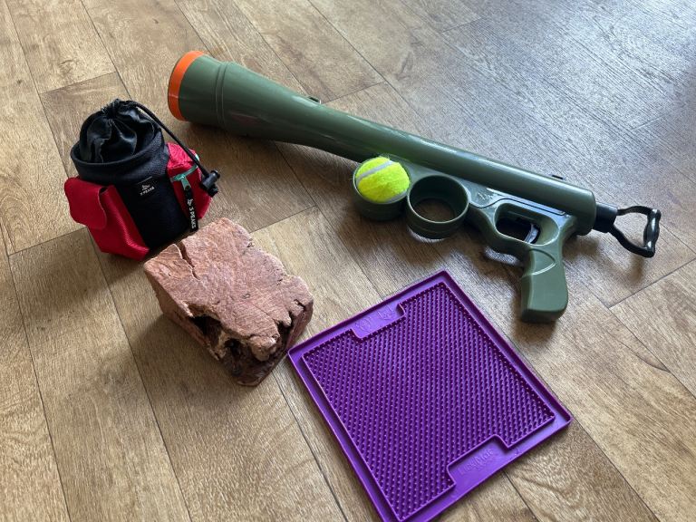 Free Dog Bits / Pieces 