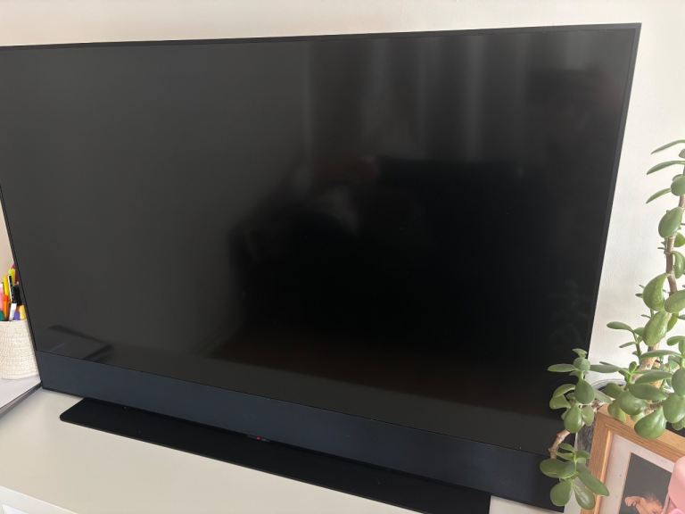 Sky Glass TV 43 inch 
