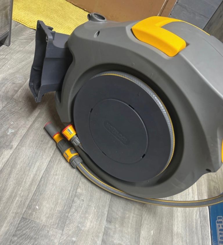 Hozelock Auto Reel 30m Automatic Rewind Hose Box - NEW