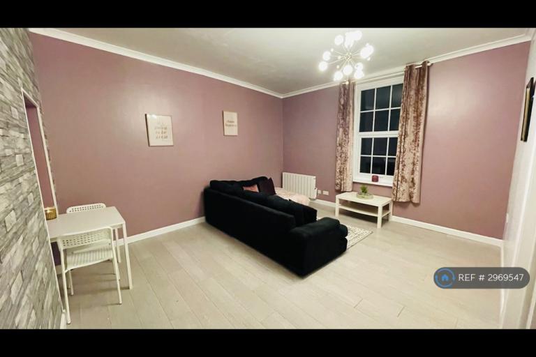 1 bedroom flat in North Brink, Wisbech, PE13 (1 bed) (#2969547)