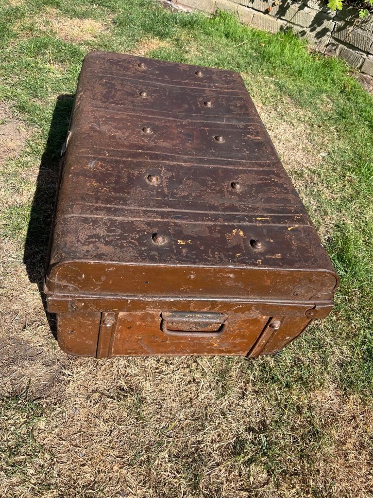 Lovely vintage travel/storage trunk/ portmanteau 