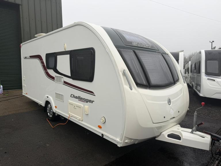 2016 SWIFT HI-STYLE 514 - 4 BERTH CARAVAN 