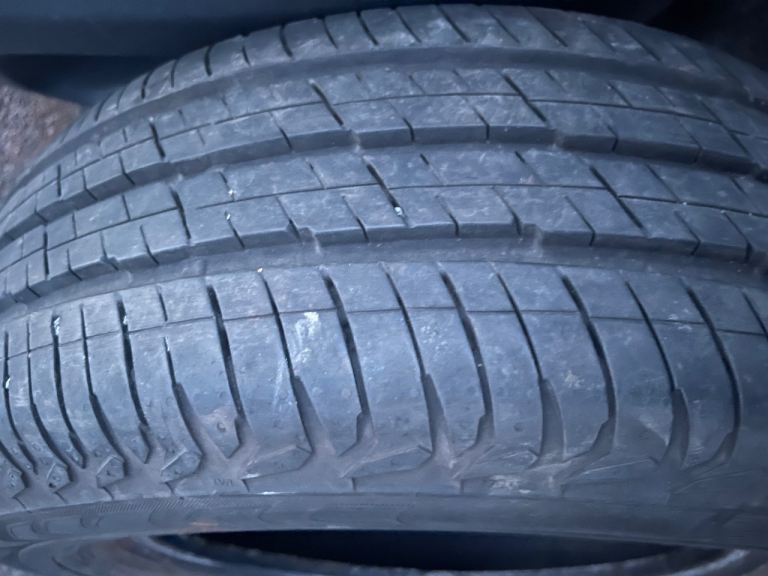 215/65/16C continental Vanco 2  (1 x tyre )7/7.5 mm tread 