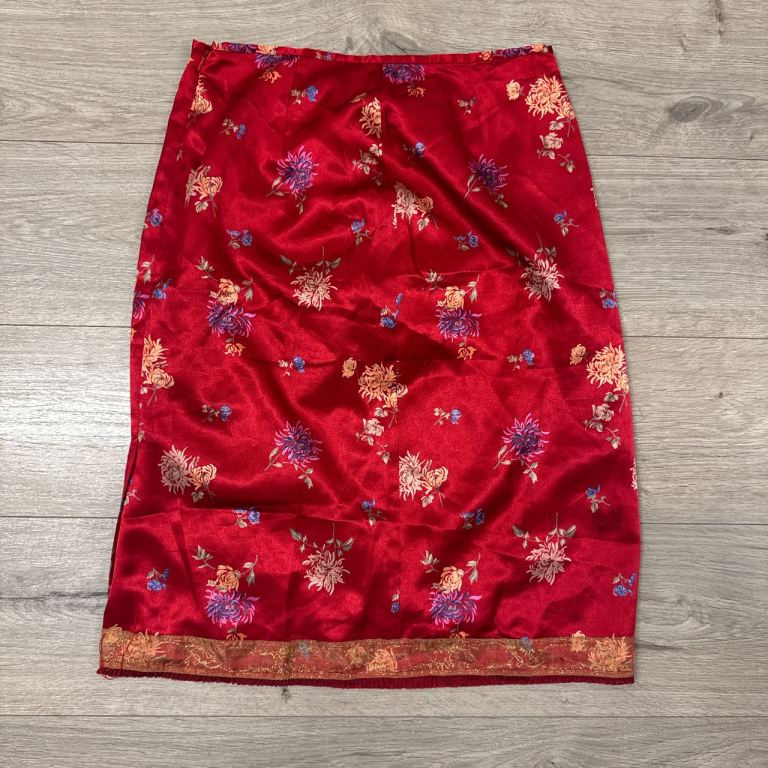 Women Glamour Red floral silk like skirt - UK 14