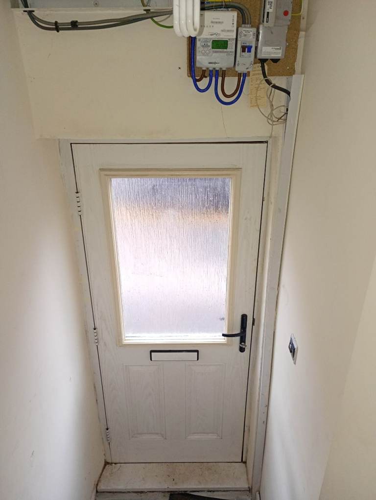 2 bedroom flat 