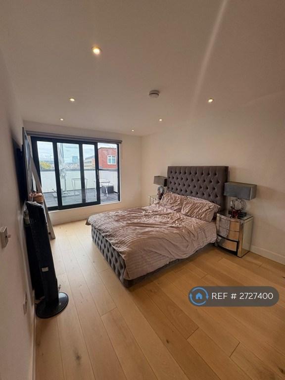 1 bedroom flat in Colne House, London, E1 (1 bed) (#2727400)