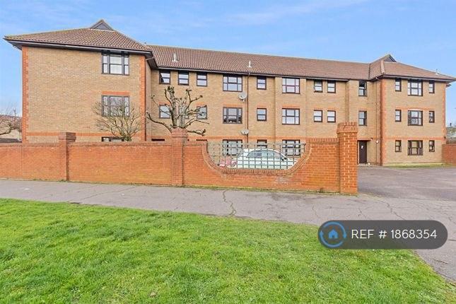 2 bedroom flat in Hanbury Gardens, Highwoods, Colchester, CO4 (2 bed) (#1868354)