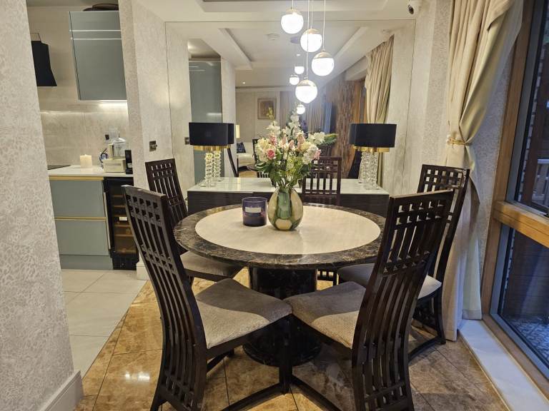 Entire home in Greater London, United Kingdom 6 guests3 bedrooms3 beds2 bathrooms
