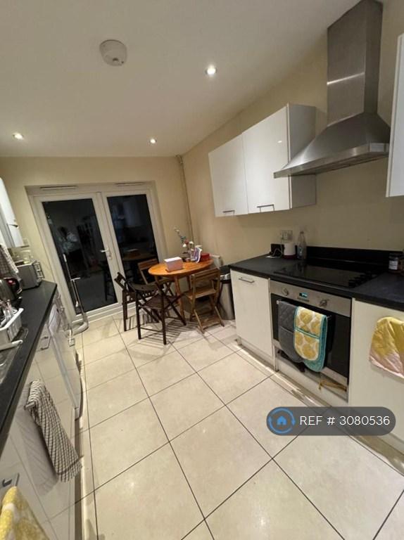 4 bedroom house in Thackeray Road, Southampton, SO17 (4 bed) (#3080536)