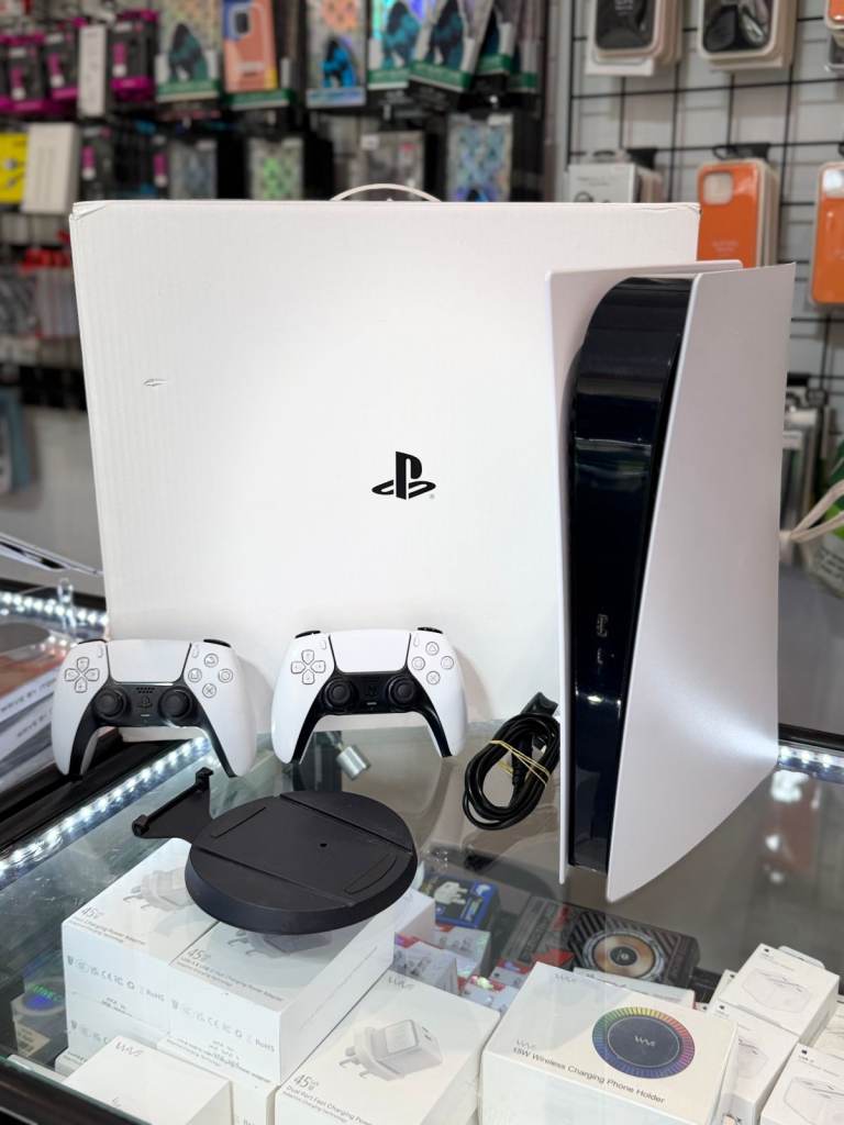 PlayStation 5 PS5 Digital Edition Console + 2 Controllers + Warranty 🍎 - P2098
